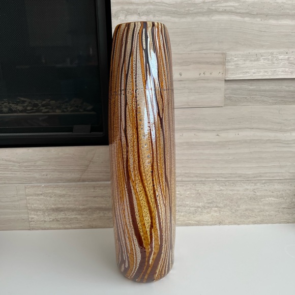 NEW - WOODLAND charming collectible vase. - Picture 3 of 6